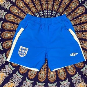 Authentic Team England Umbro soccer shorts.Youth L